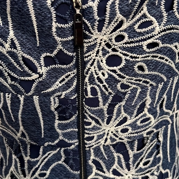 Antonio Melani Elegance Lace Blue White Midi Dress Size 6 - Picture 7 of 9